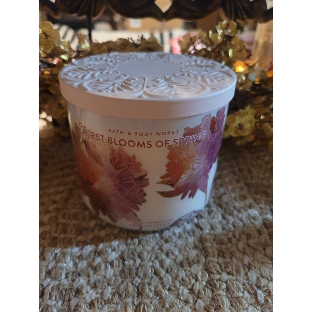 First Blooms of Spring - Bath and Body Works 3-wick Candle